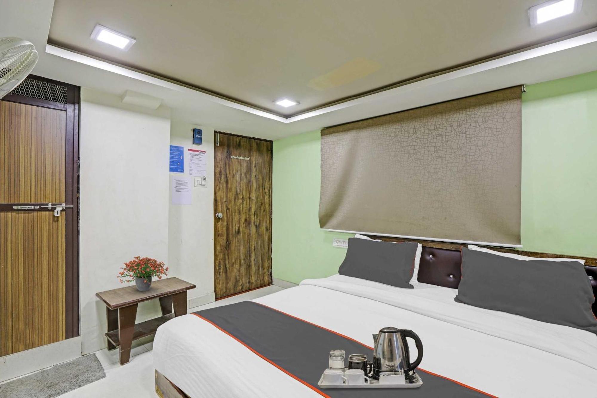 Hotel O Royal Ahmedabad Exterior foto