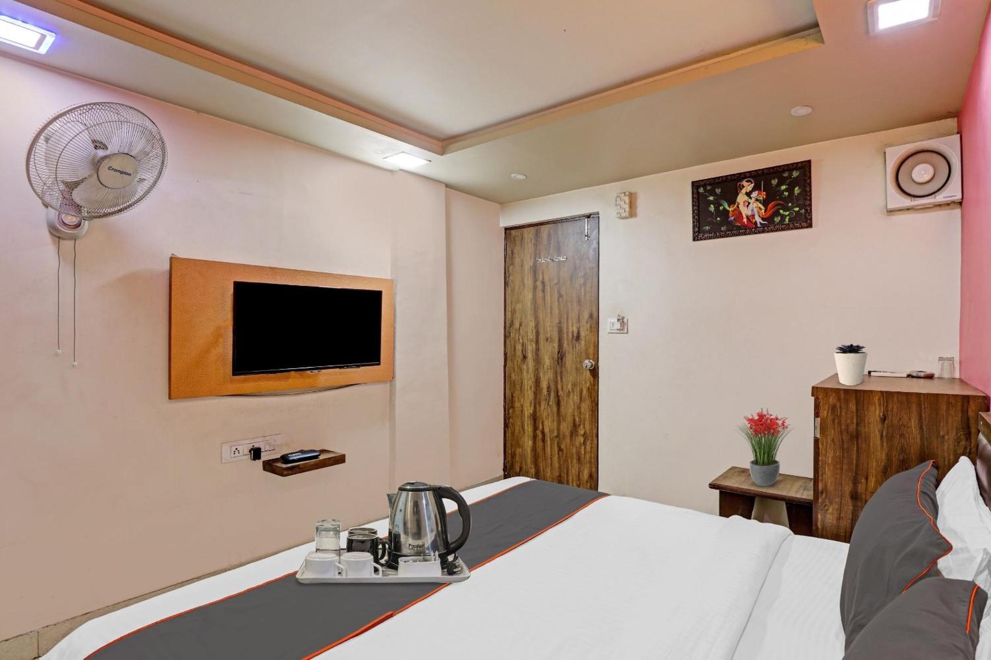 Hotel O Royal Ahmedabad Exterior foto