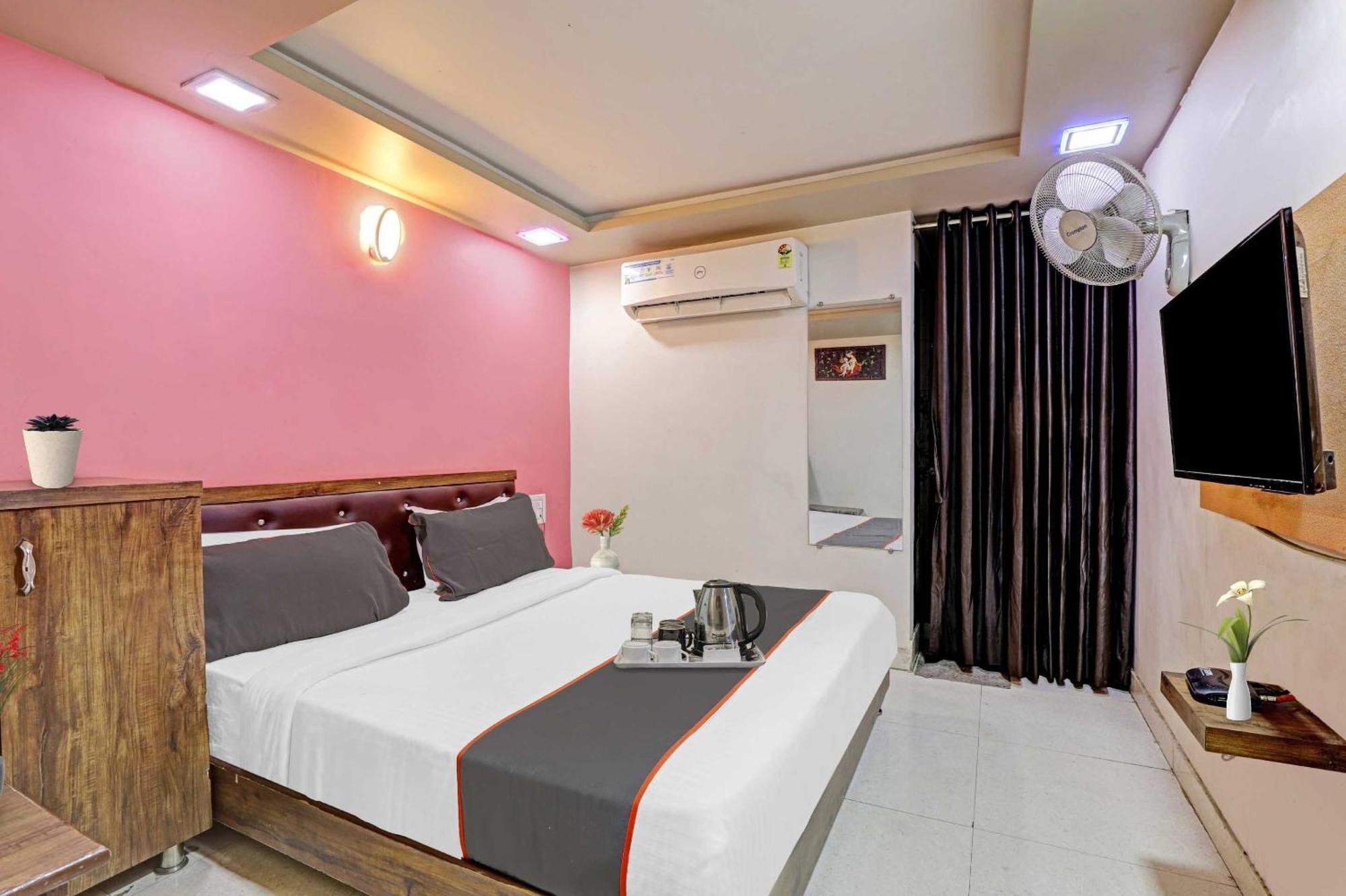 Hotel O Royal Ahmedabad Exterior foto